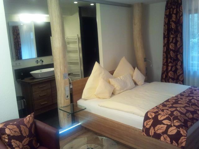 Holzschuhs Schwarzwaldhotel 바이에르스브론 외부 사진